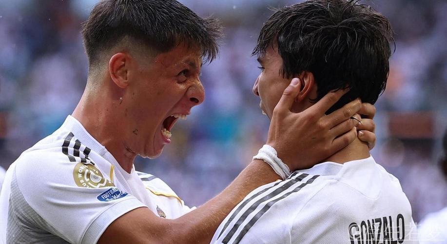 阿隆索的点石成金：居莱尔从边路魔术师蜕变为皇马中场核心